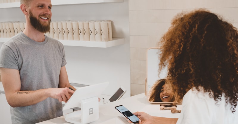 Shopify Agentic Storefronts: Wenn Shopping im Gespräch beginnt